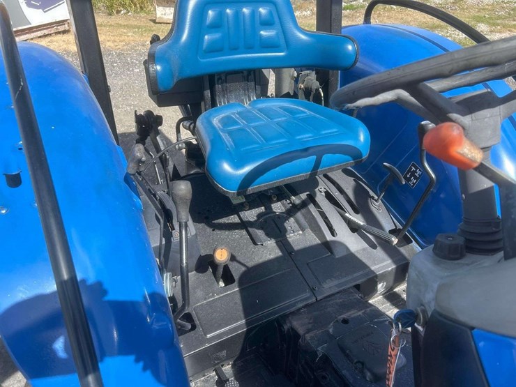 new-holland-tn65-57hp-utility-tractor-image-11