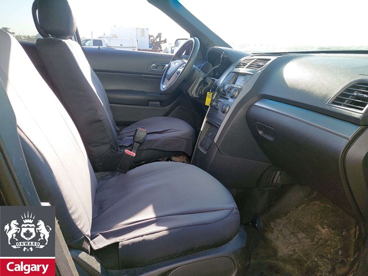 2015-ford-explorer-image-15