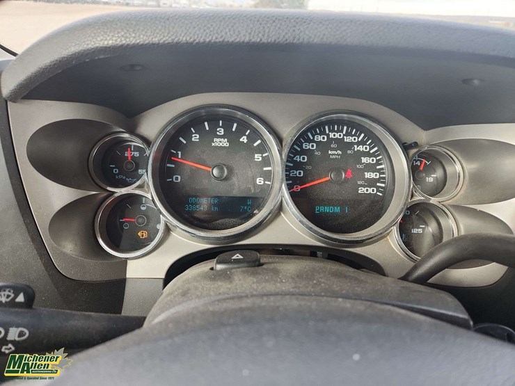 2011-chevrolet-silverado-2500hd-image-9