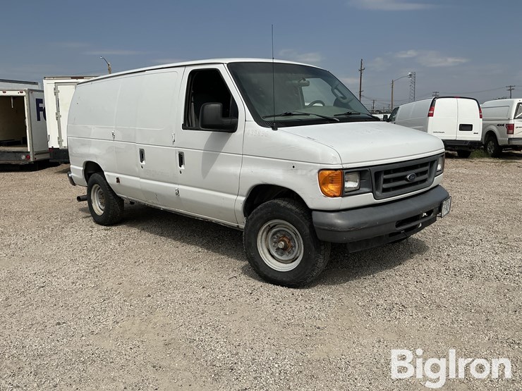 2006-ford-econoline-350-image-3