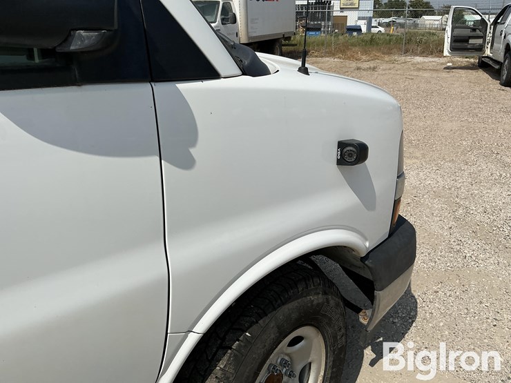 2019-chevrolet-express-3500-image-9