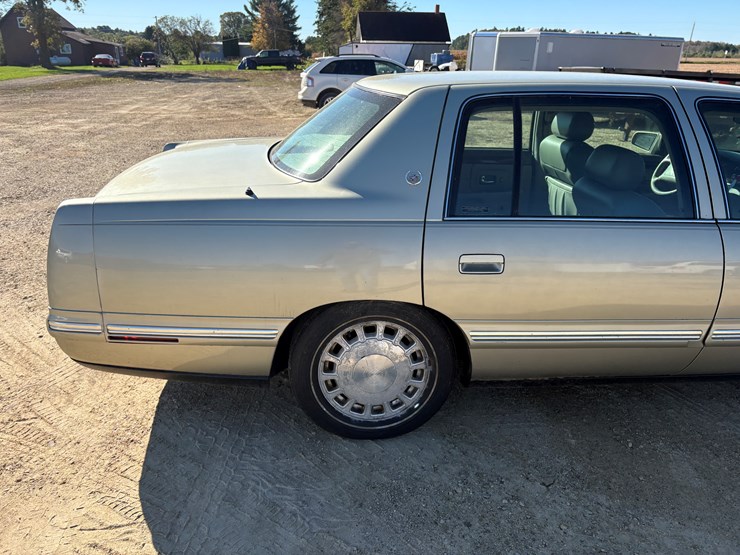 #118-•-1997-cadillac-deville-(wi-title)-image-9