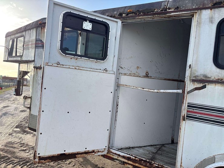 1996-parker-trailers-travalong-t/a-gooseneck-livestock-trailer-image-5