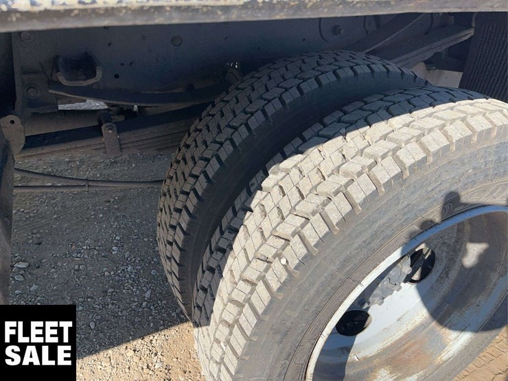 2020-ford-f550-image-8