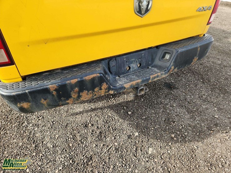 2019-ram-1500-classic-image-47
