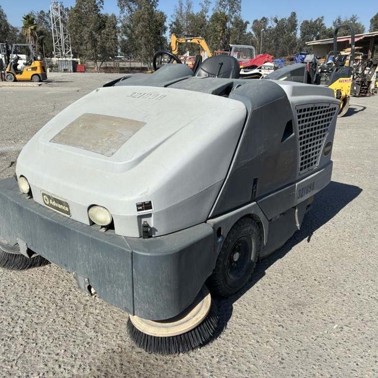 2015 ADVANCE SW8000