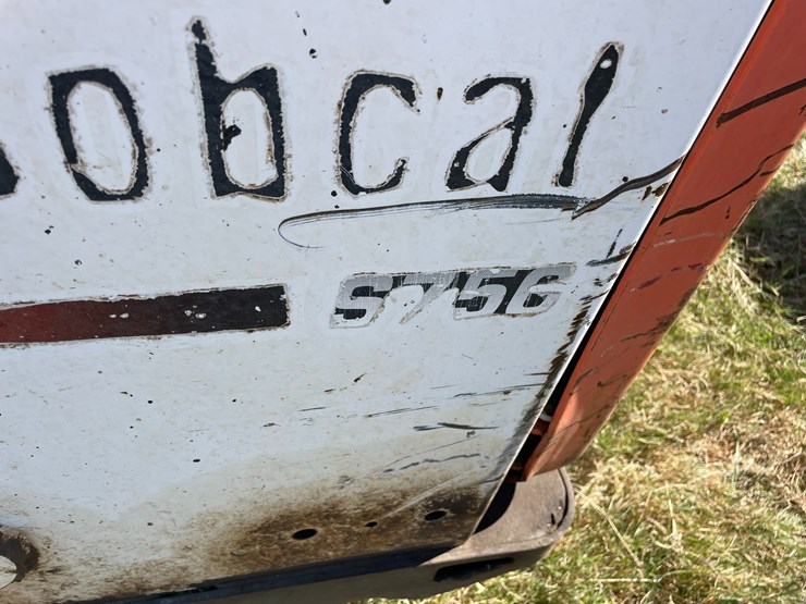 2015-bobcat-s750-image-9