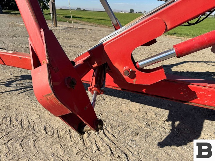 morris-pro-ag-bale-stacker-image-15
