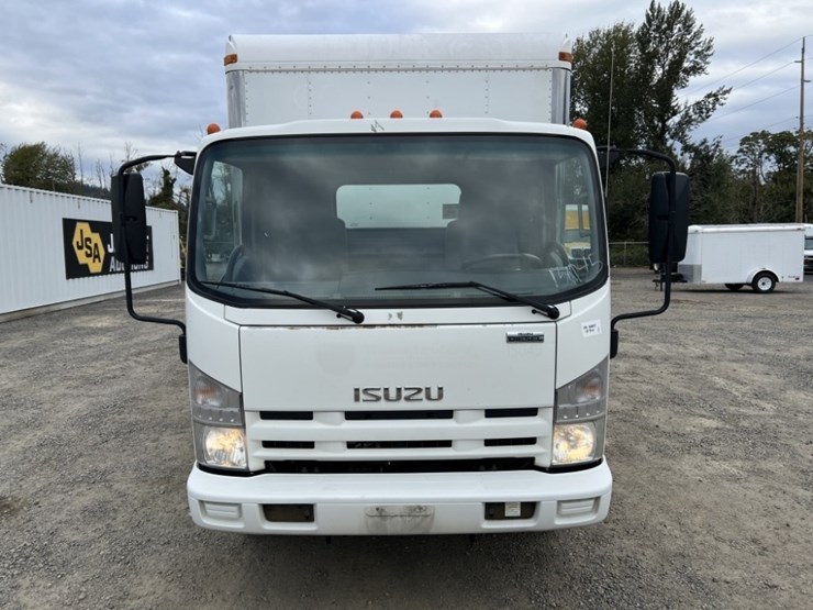 2011-isuzu-nrr-image-8