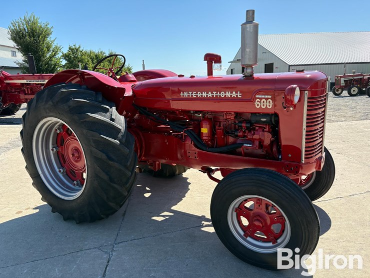 1956-international-600-image-3