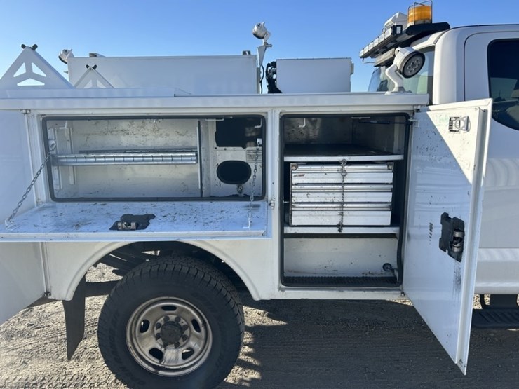 2017-ford-f350-image-18