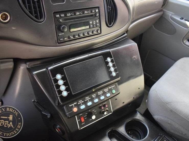 2007-ford-e450-image-18
