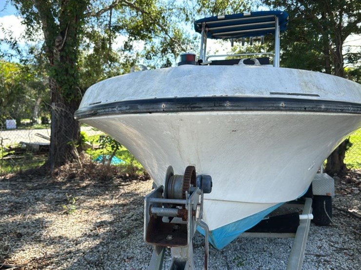 #116-•-1997-mako-fishing-boat-image-11