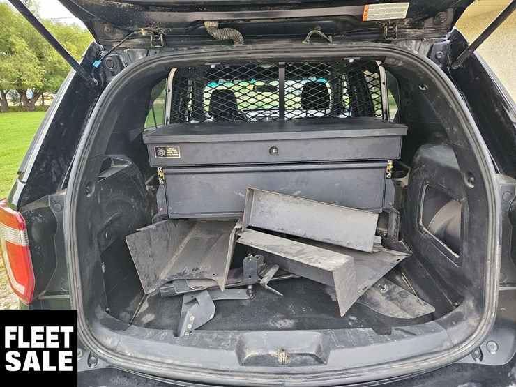 2016-ford-explorer-image-27