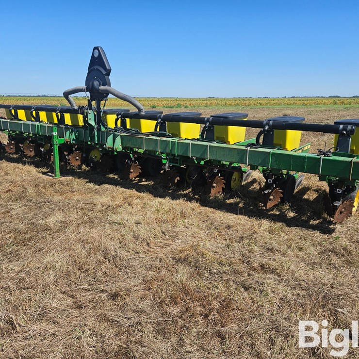 JOHN DEERE 2