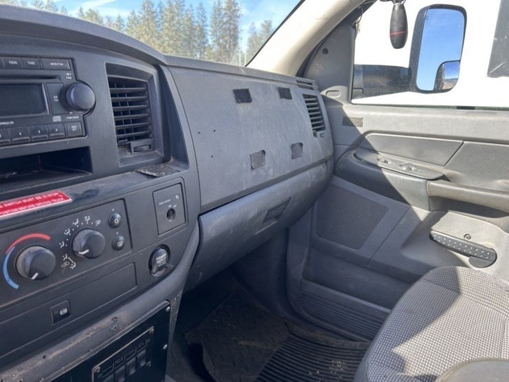 2009-dodge-ram-5500-image-15