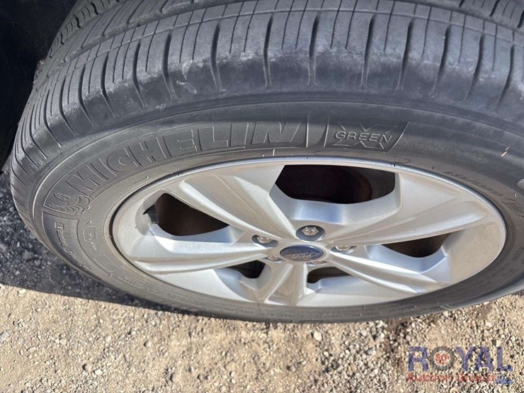 2016-ford-escape-image-26