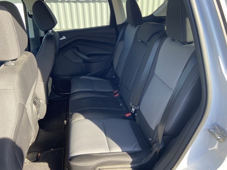 2017-ford-escape-se-image-23