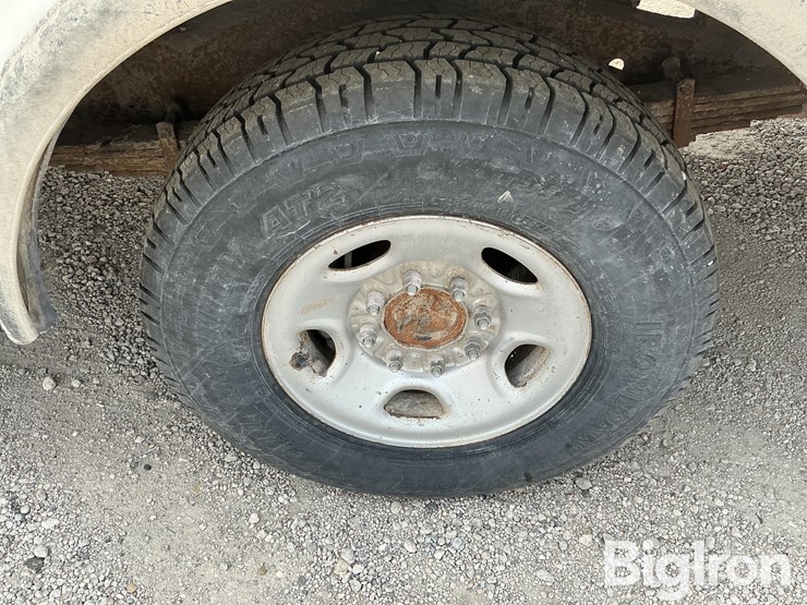 2020-chevrolet-express-g3500-image-18