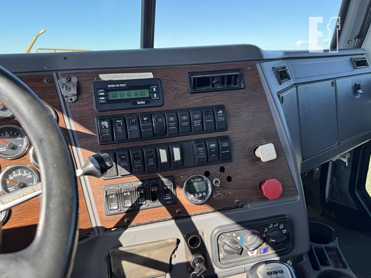 2009-western-star-4900-image-38