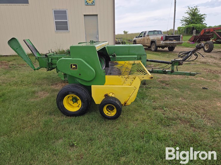 1985-john-deere-347-image-4