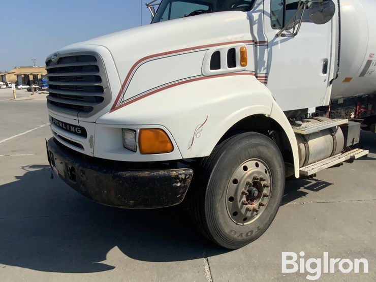 2010-sterling-l8500-image-12