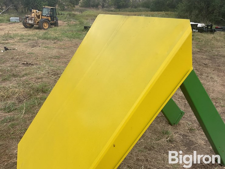 john-deere-10-image-10