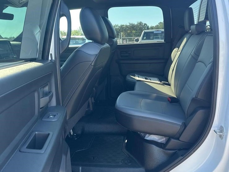 2025-dodge-ram-4500-image-17