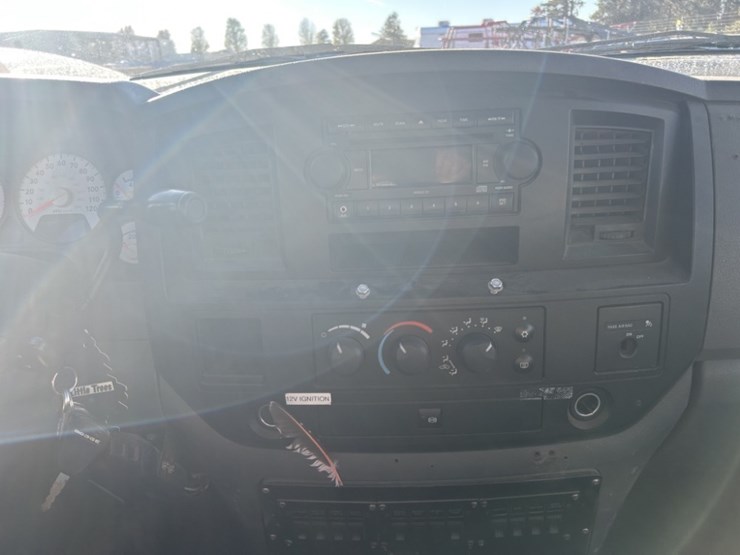 2009-dodge-ram-5500-image-14