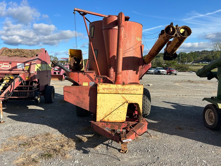 new-holland-358-image-3