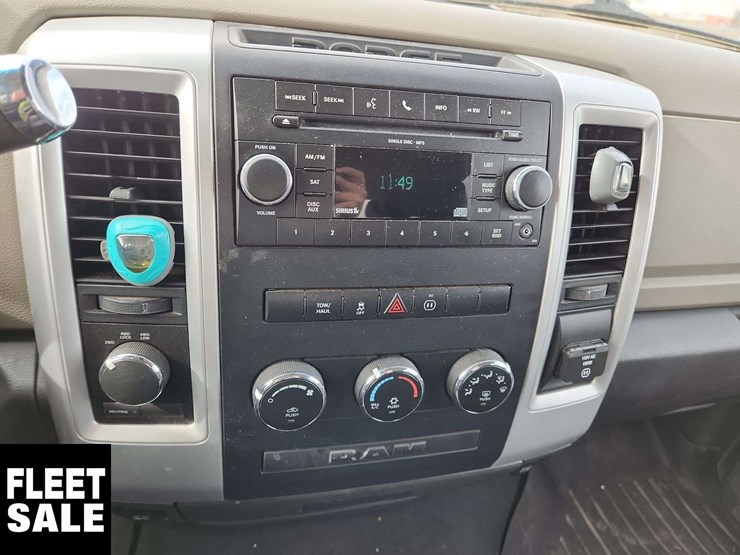 2011-ram-1500-slt-image-13