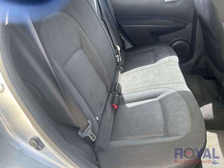 2015-nissan-rogue-image-24