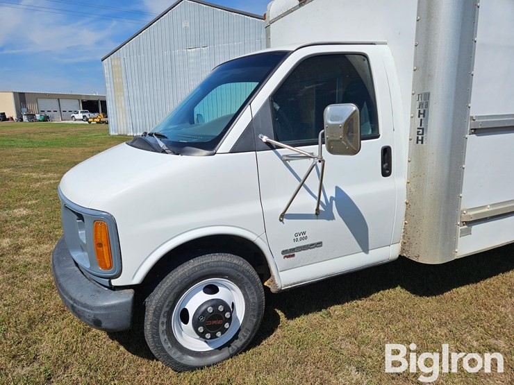 2002-gmc-3500-image-11