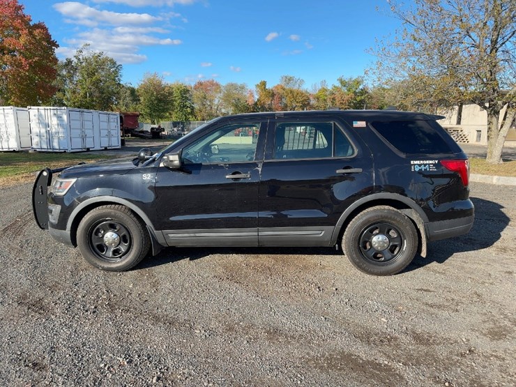 2019-ford-explorer-police-interceptor-image-2