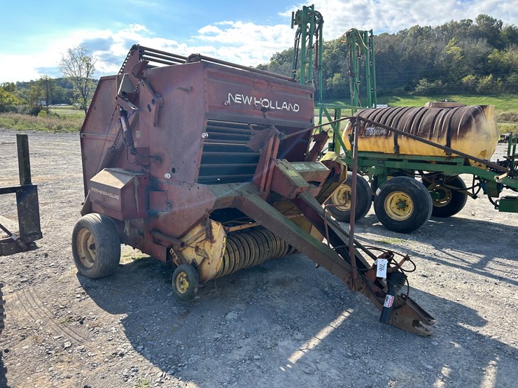 new-holland-845-image-2