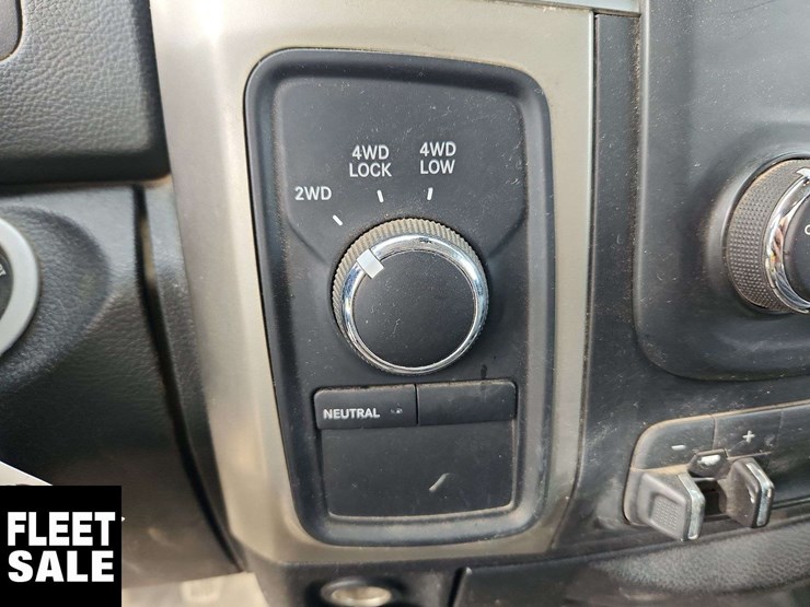 2015-ram-2500-slt-image-16