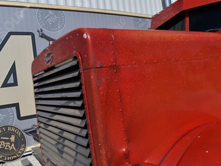 1990-peterbilt-379-image-47