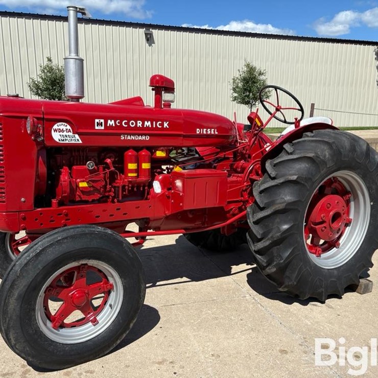1954 IH Super WD6-TA 2WD Tractor