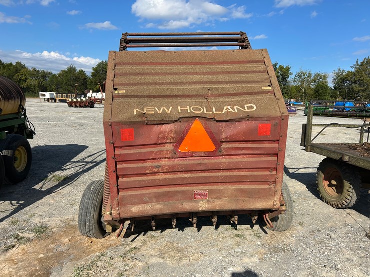 new-holland-845-image-5