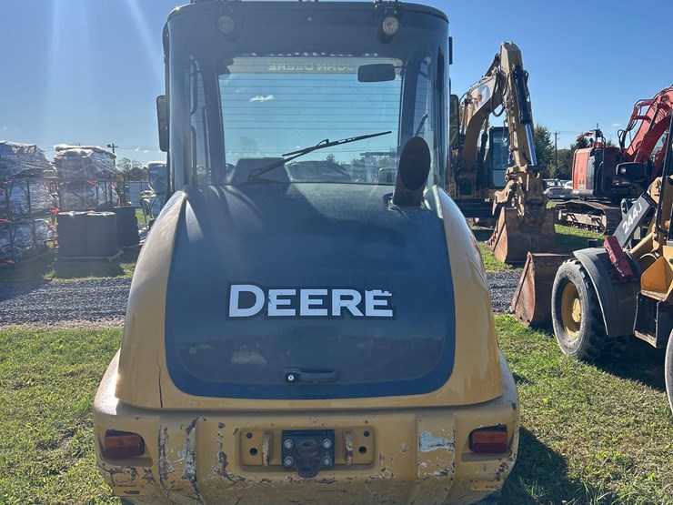 2019-deere-204l-image-5