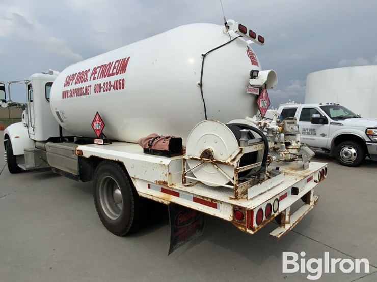 2010-peterbilt-335-image-14