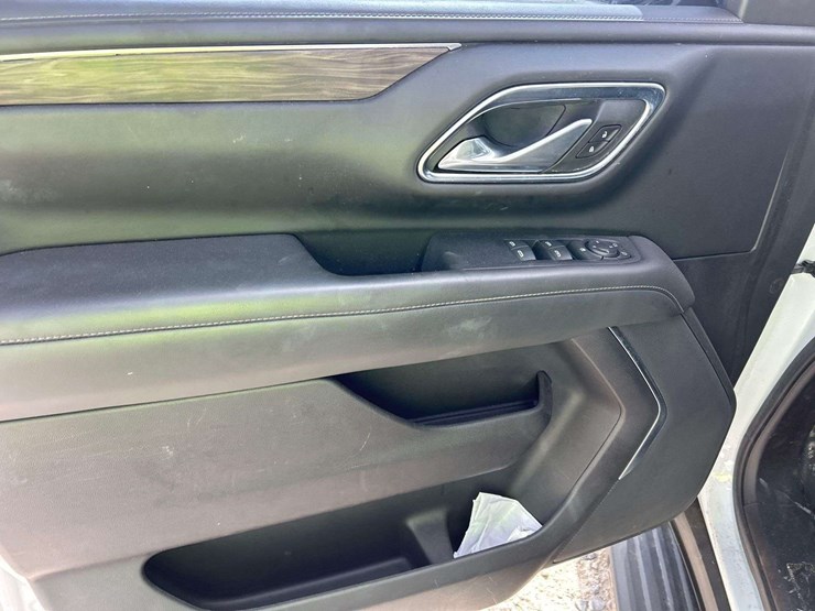 2021-chevrolet-tahoe-4x4-suv-image-11