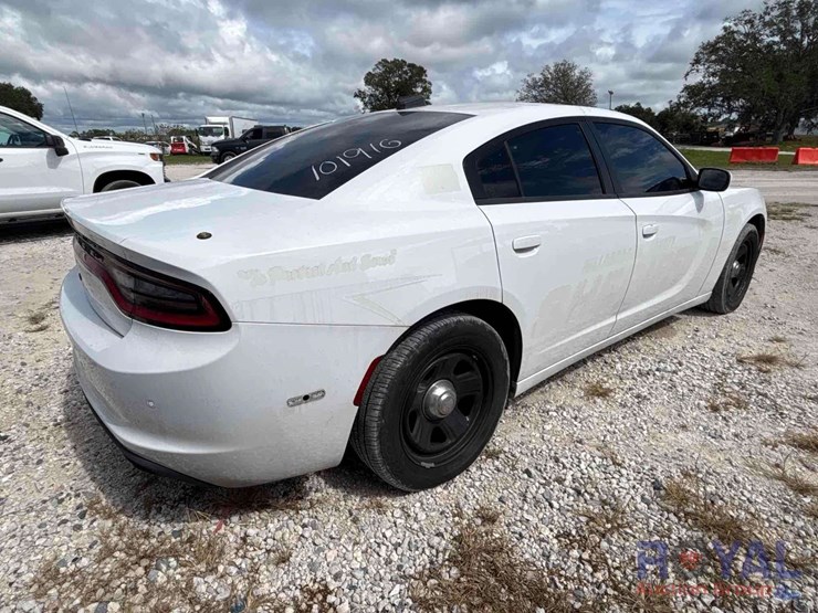 2018-dodge-charger-sedan-image-3