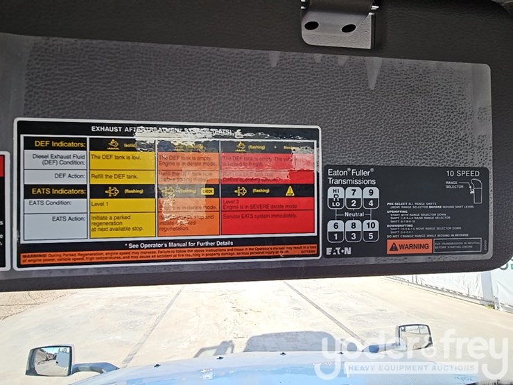 2018-volvo-10-image-37