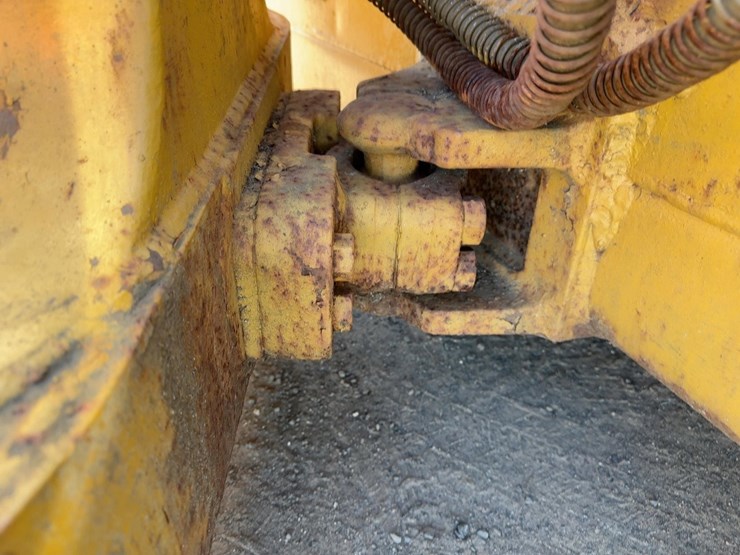 1994-caterpillar-d3c-iii-image-12