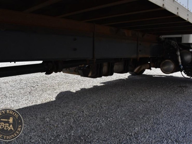 2022-freightliner-business-class-m2-100-image-25