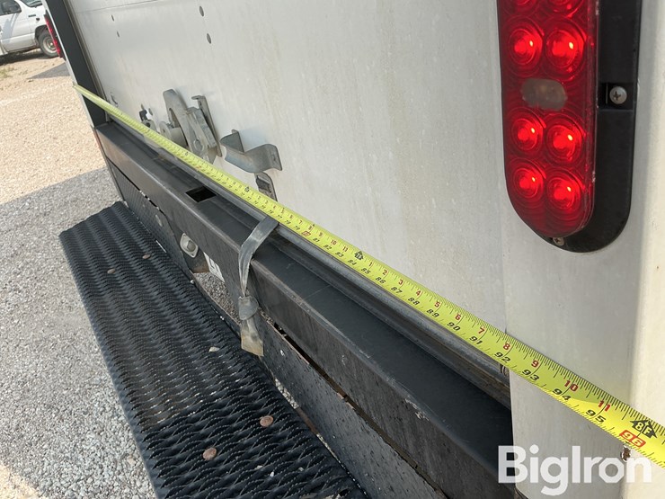 2022-chevrolet-express-g3500-image-12