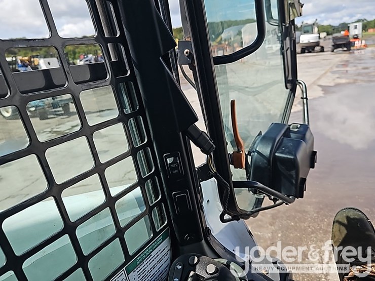 2019-bobcat-t870-image-29