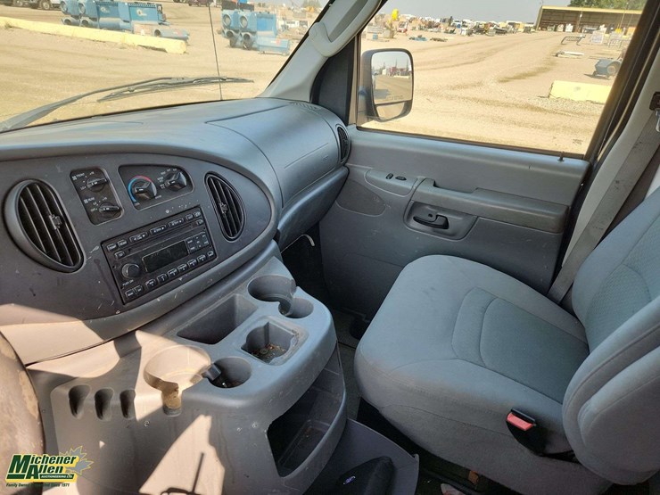 non-operable-2007-ford-e-series-s/a-bucket-van-image-8