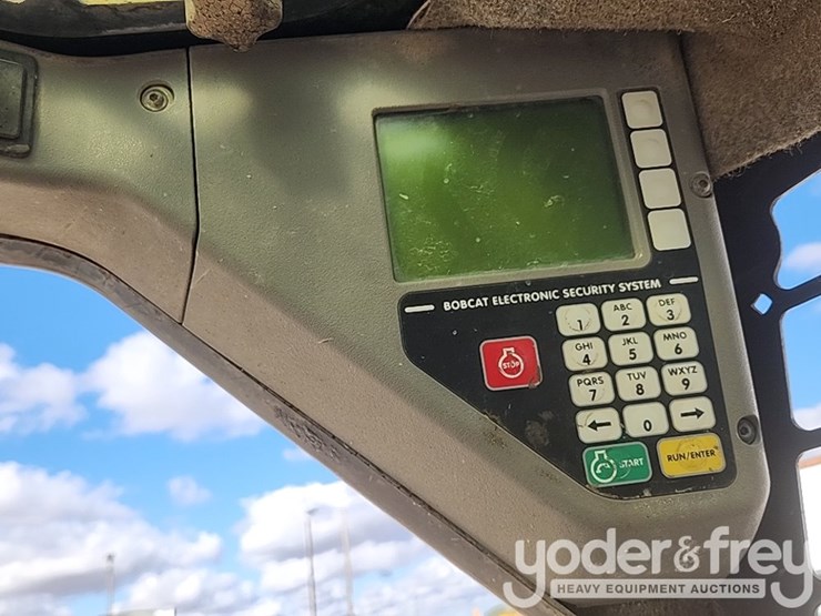 2005-bobcat-s130-image-20